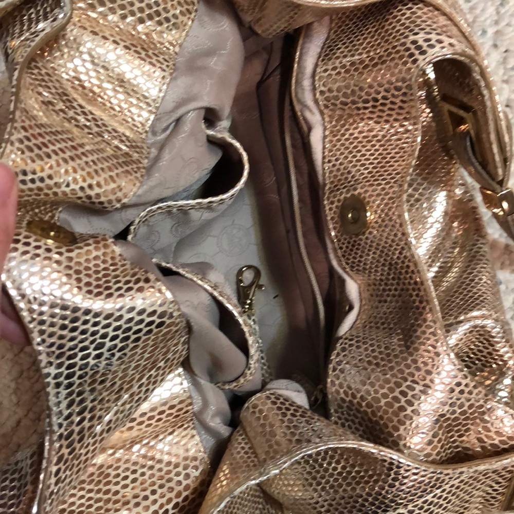 Michael Kors gold large bag - Picture 2 of 2